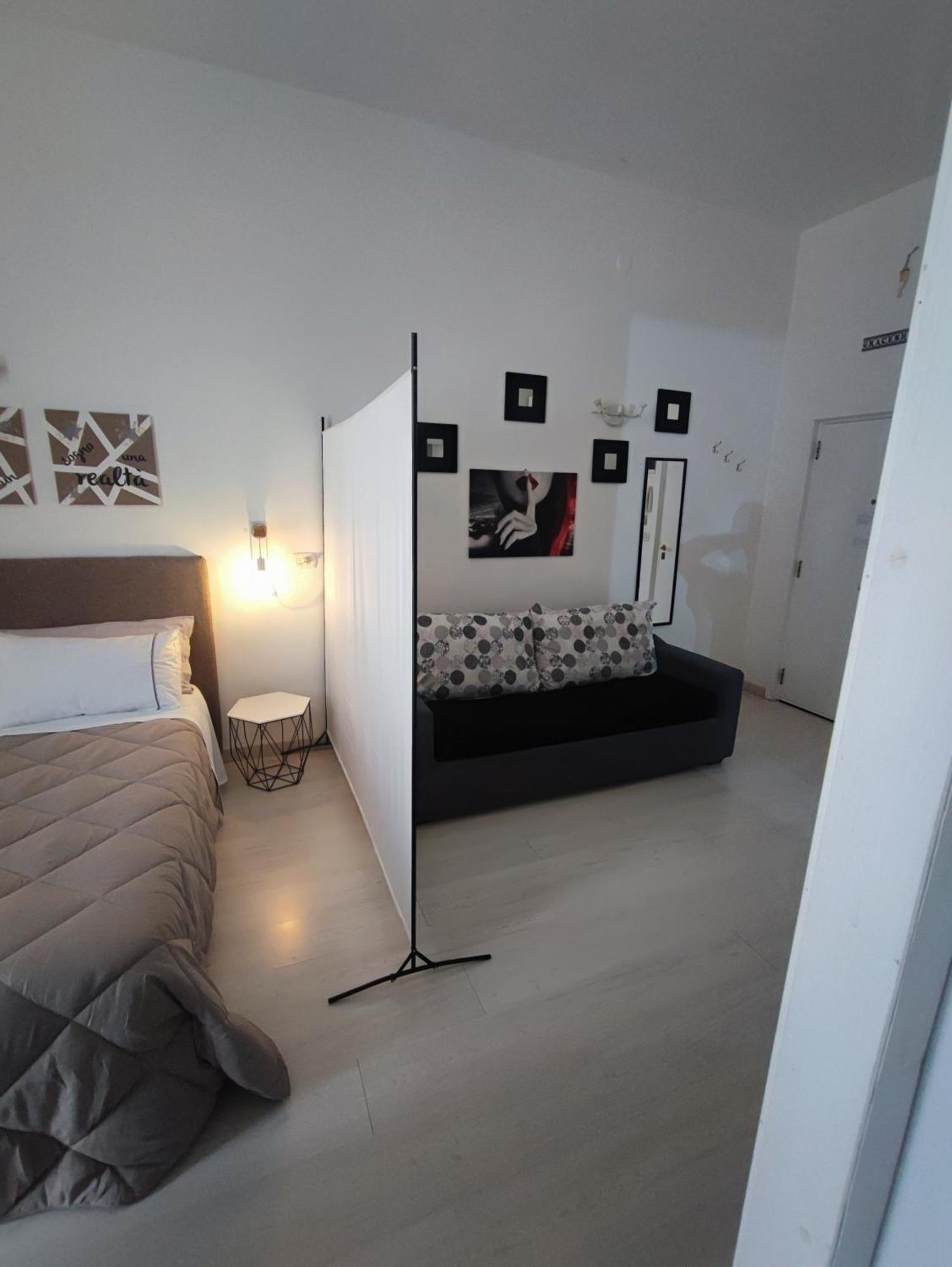 Little Home Trani Esterno foto